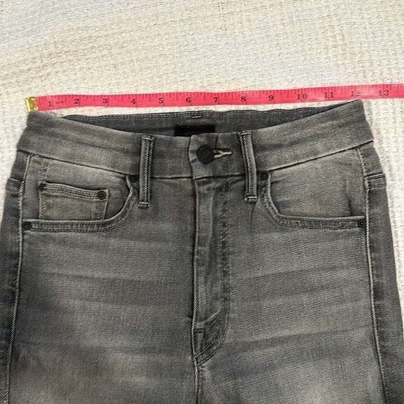 Mother Denim Looker High-Rise Jeans in Supermoon size 24 - Picture 11 of 11